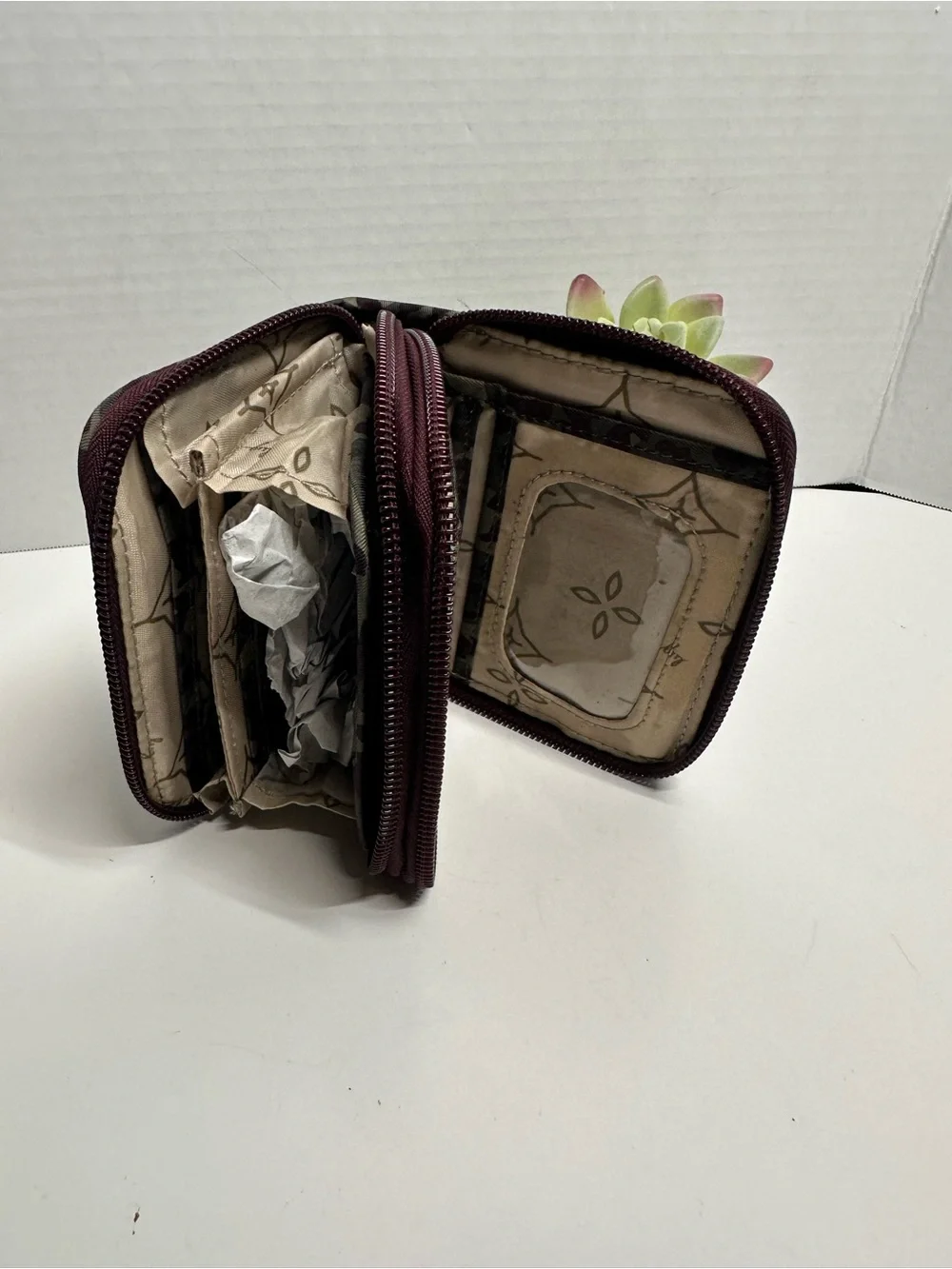 lug Quilted Camo Zip Card Wallet - Olive & Burgundy